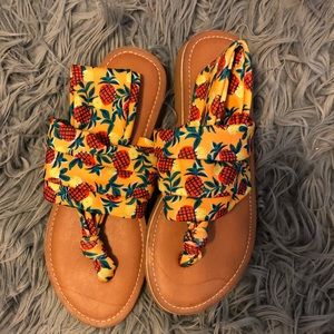 NWOB Pineapple Yoga Thong Sandals